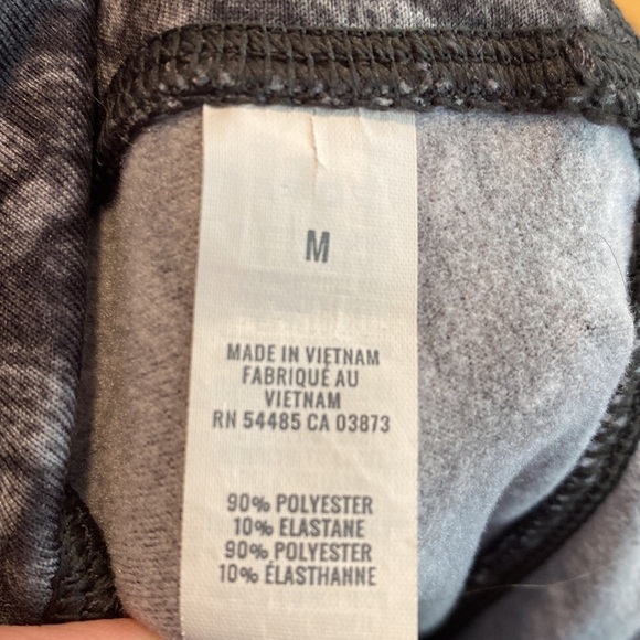 Aerie Chill Play Move Patterned Leggings Printed Black and Gray Rope - Picture 4 of 5